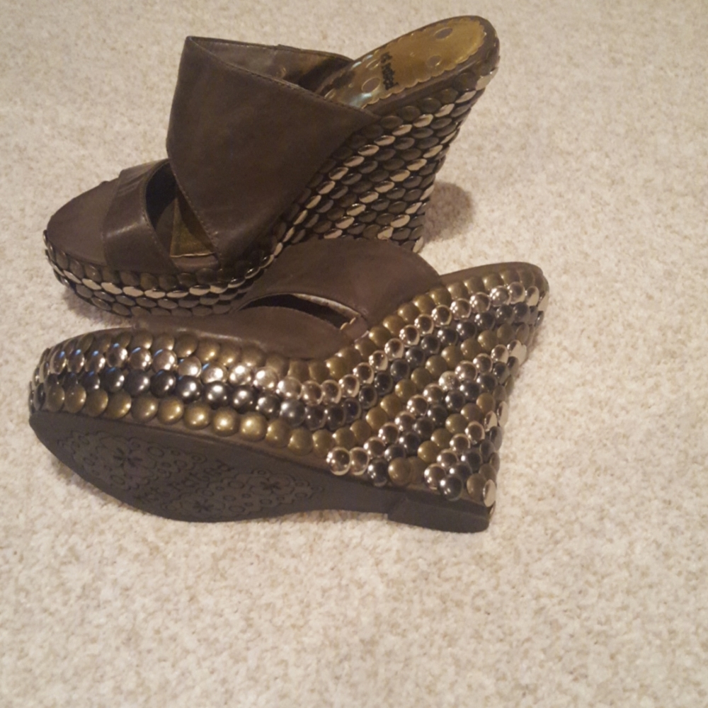 NWOT studded wedges